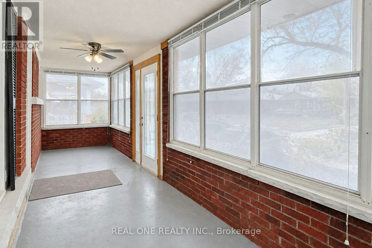 UPPER-25 Terrace Drive, Hamilton, ON, L9A 2Y5 - 2