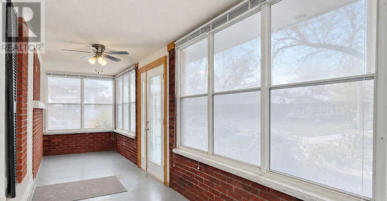 UPPER-25 Terrace Drive, Hamilton, ON, L9A 2Y5 - 2