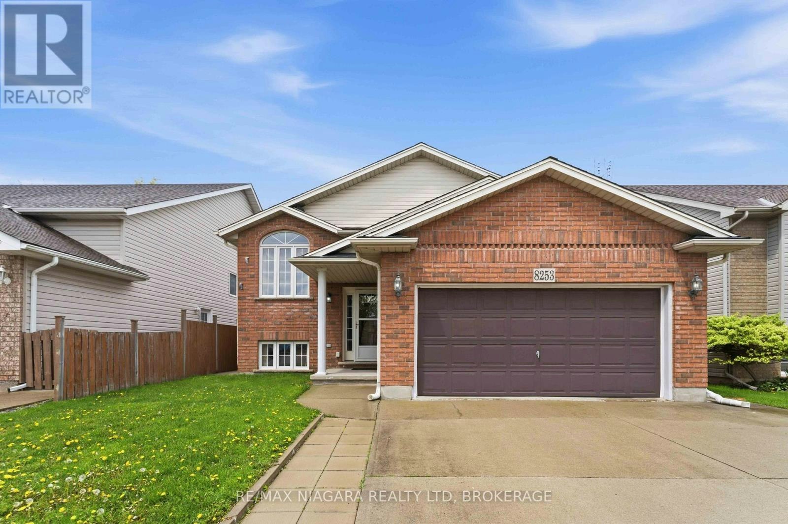 8253 Costabile Drive, Niagara Falls, ON, L2H 3L2