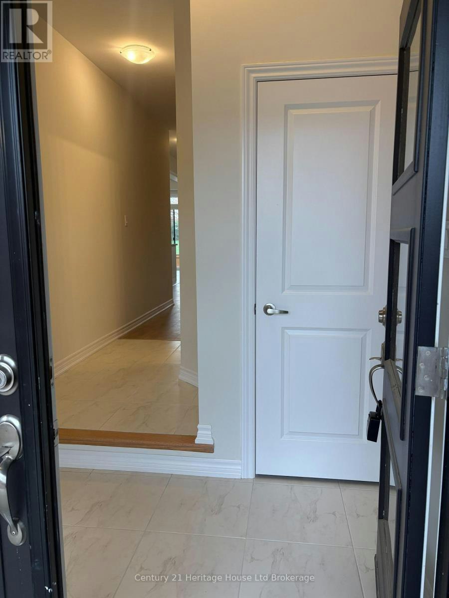 1058 Periwinkle Crescent, Woodstock, ON, N4S 7W2 - 3