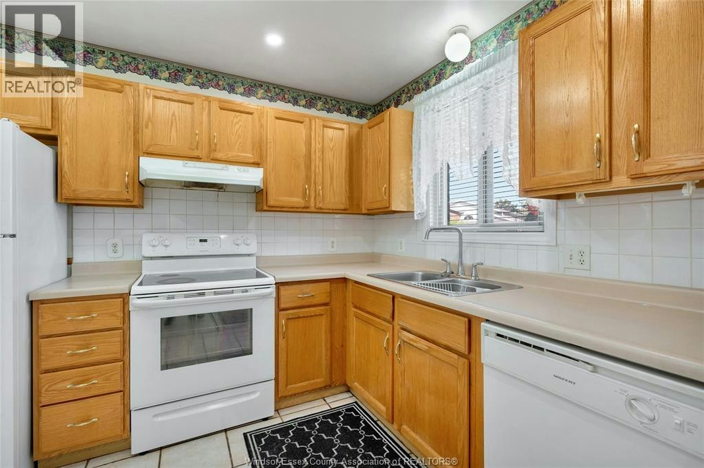 HOUSE-1589 Blairwood Crescent, Windsor, ON, N8W 5N9 - 6