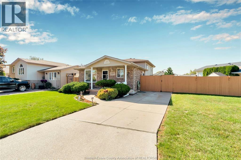 HOUSE-1589 Blairwood Crescent, Windsor, ON, N8W 5N9 - 2