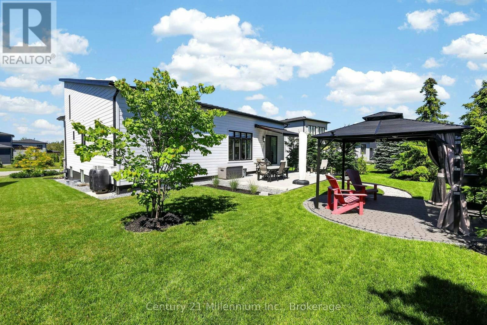 126 Tekiah Road, Blue Mountains, ON, N0H 1J0