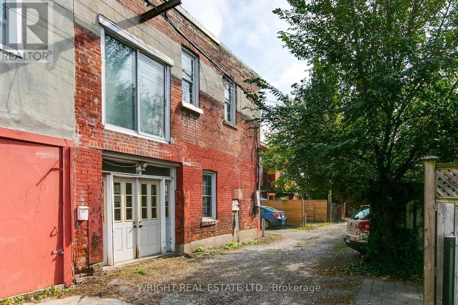 REAR-105 Major Street, Toronto, ON, M5S 2K9