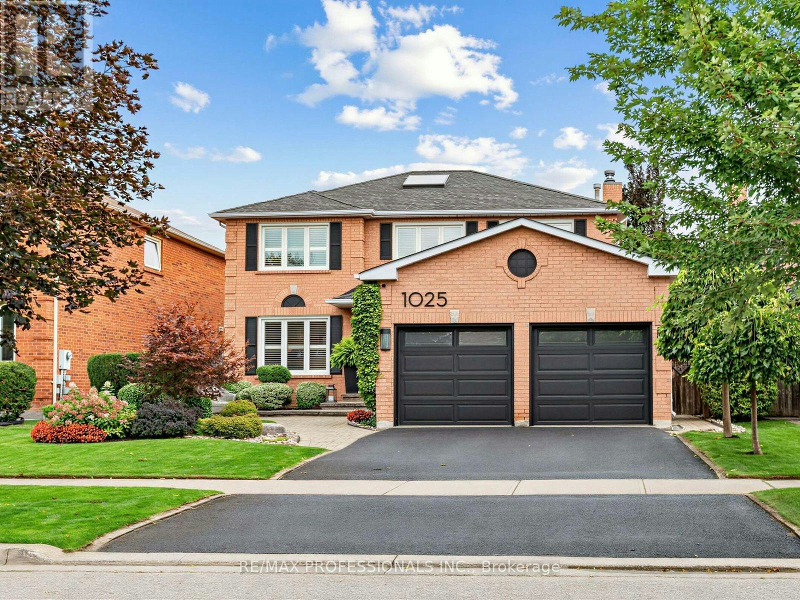 1025 Moorelands Crescent, Pickering, ON, L1W 3K3