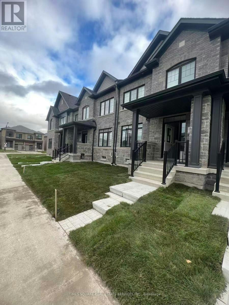8 O'reilly Street, Whitby, ON, L1P 0N7