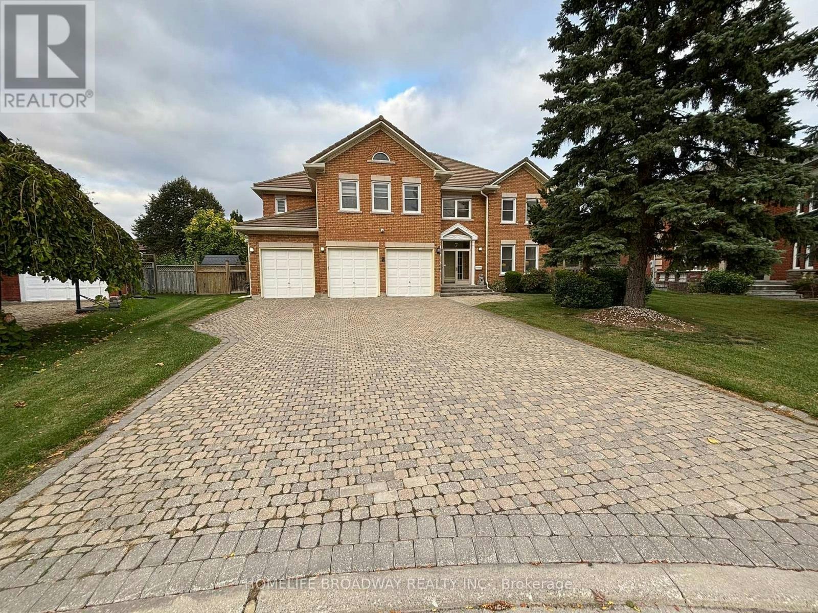 7 King's Cross Avenue, Richmond Hill, ON, L4B 2M4