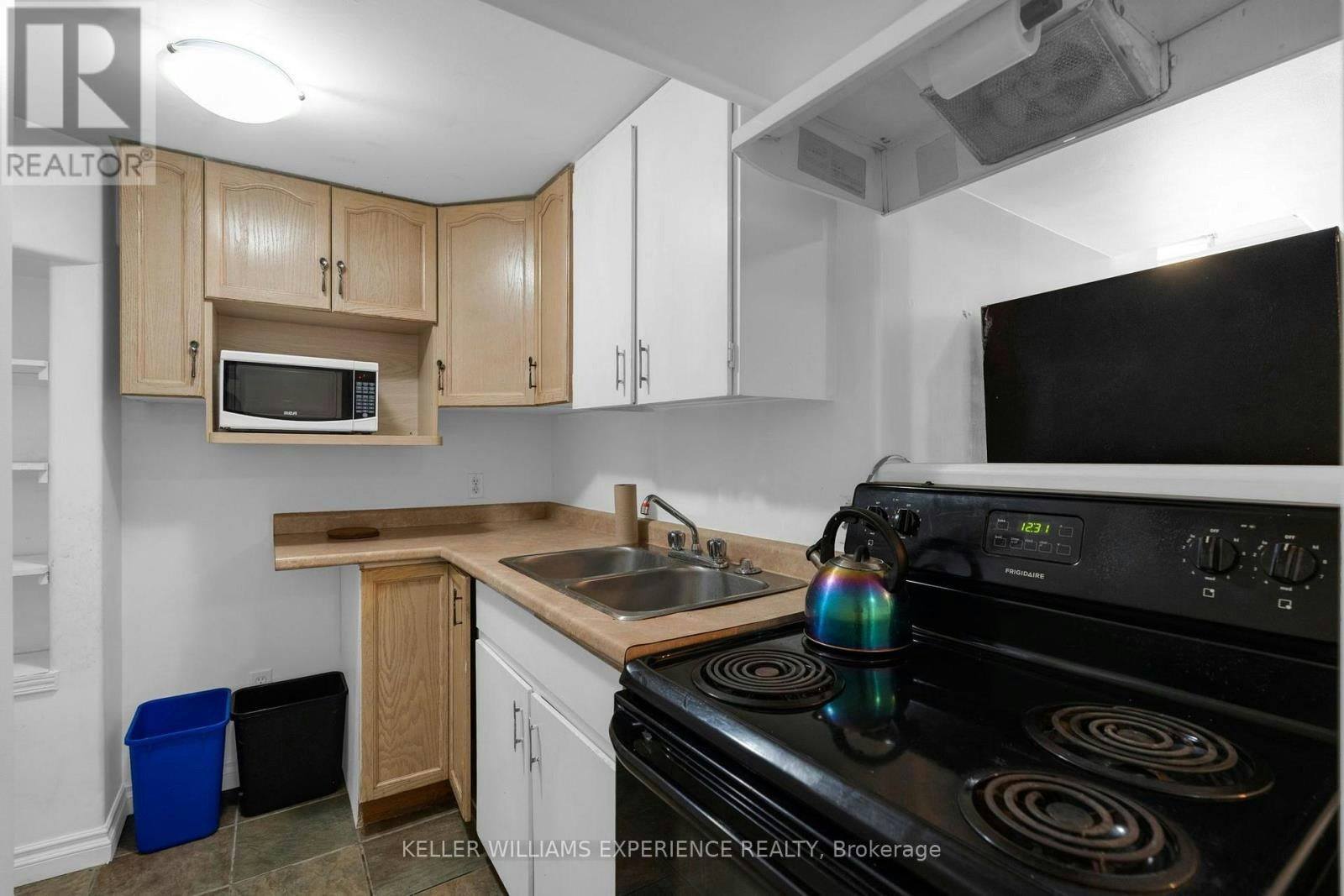 LOWER-49 Daphne Crescent, Barrie, ON, L4M 2Y7 - 2