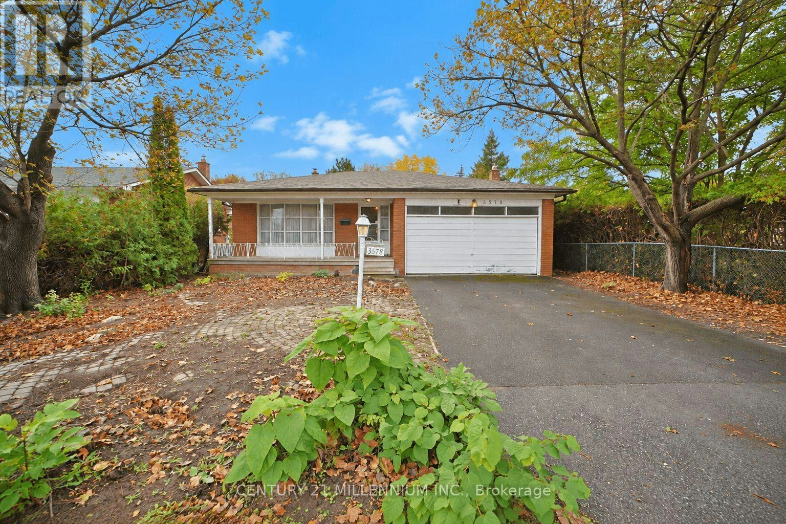 3578 Golden Orchard Drive, Mississauga, ON, L4Y 3H8