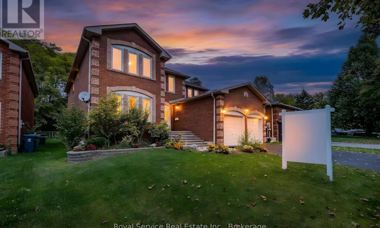 516 Palmtree Crescent