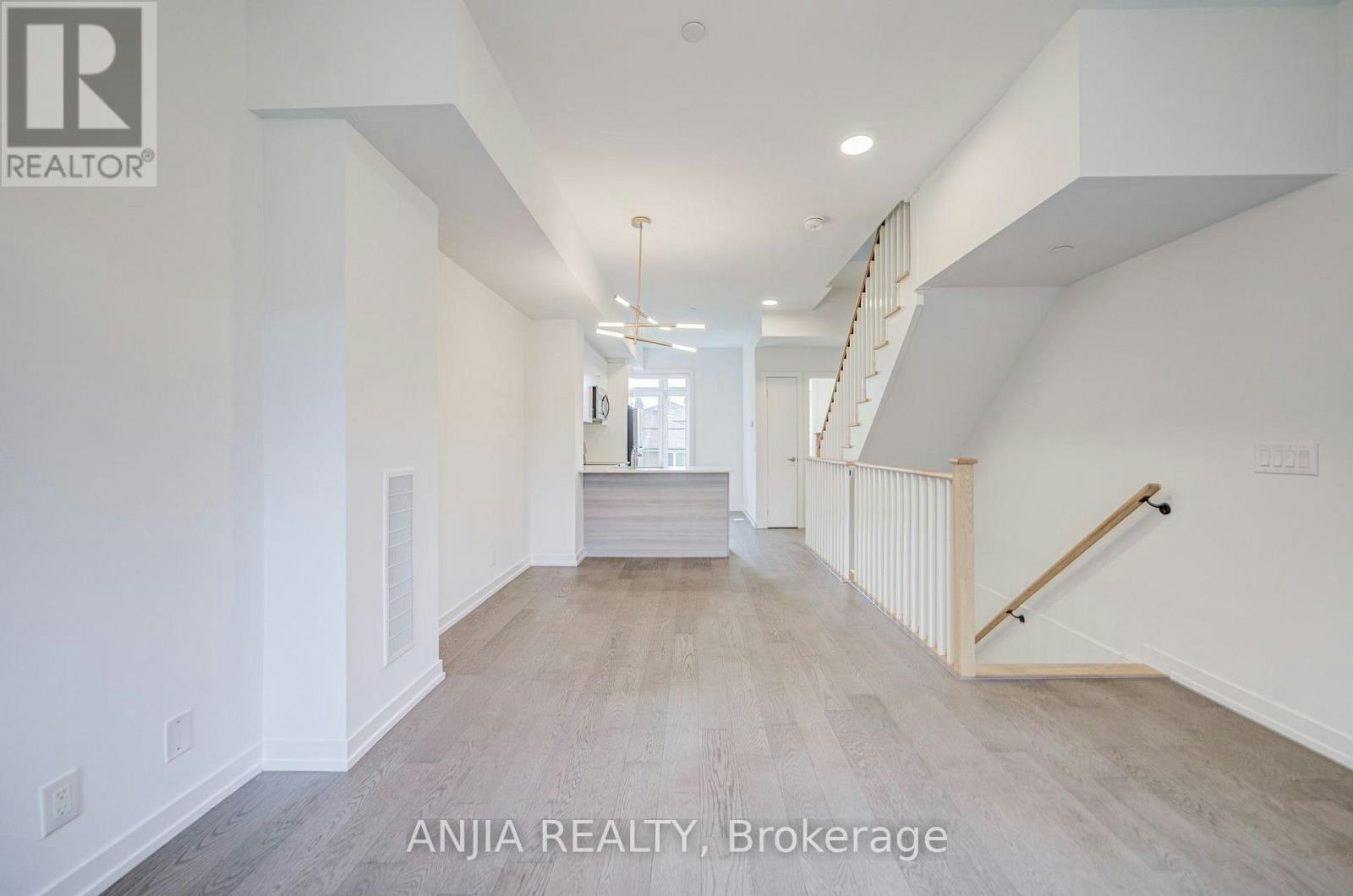80B Tisdale Avenue, Toronto, ON, M4A 1C5 - 7