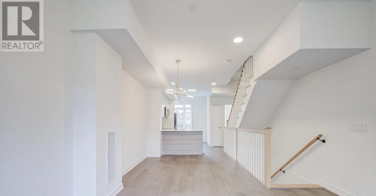 80B Tisdale Avenue, Toronto, ON, M4A 1C5 - 7