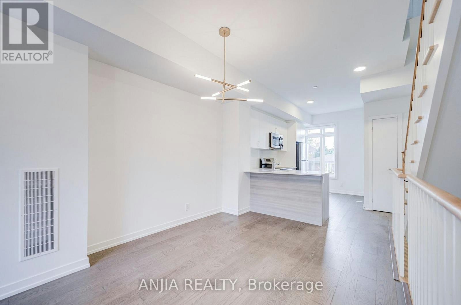 80B Tisdale Avenue, Toronto, ON, M4A 1C5 - 11