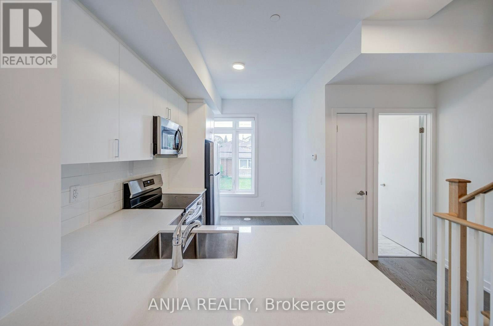 80B Tisdale Avenue, Toronto, ON, M4A 1C5 - 15