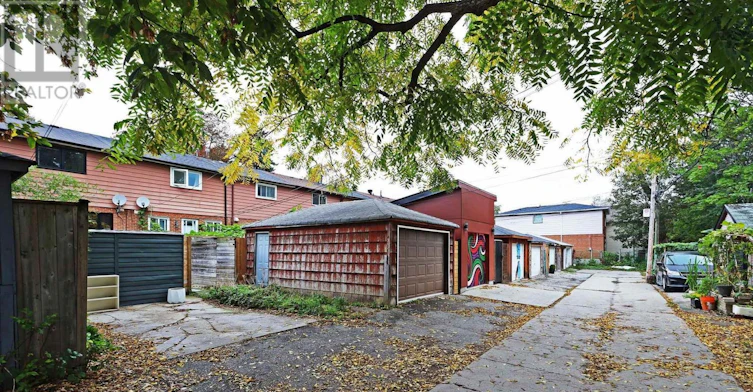 79 Badgerow Avenue, Toronto, ON, M4M 1V5 - 35