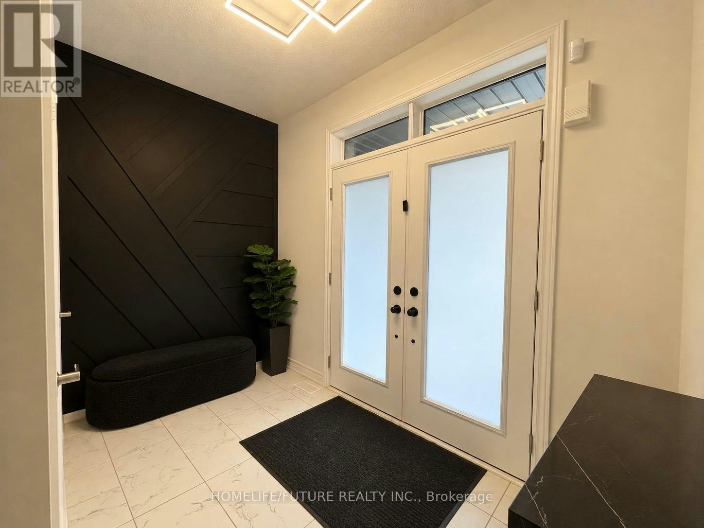 83 Armilia Place, Whitby, ON, L1P 0P7 - 2