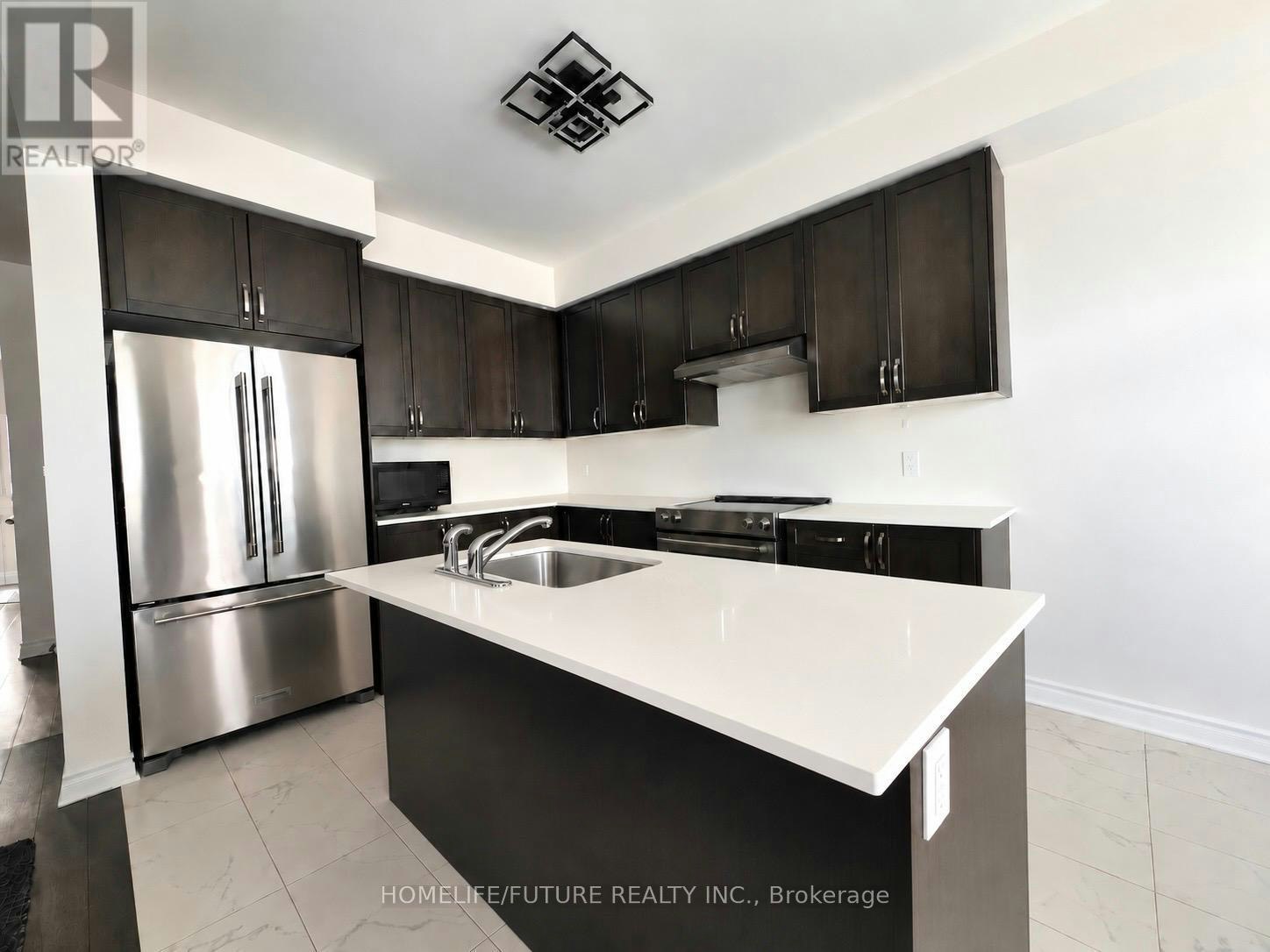 83 Armilia Place, Whitby, ON, L1P 0P7 - 4