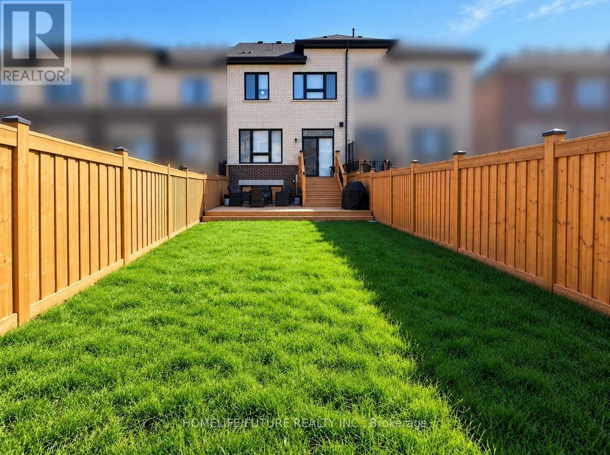 83 Armilia Place, Whitby, ON, L1P 0P7 - 8