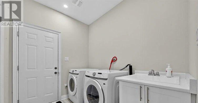 26 Birchwood Lane, Essa, ON, L0M 1B1 - 18