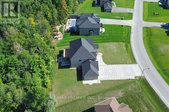 26 Birchwood Lane, Essa, ON, L0M 1B1 - 50