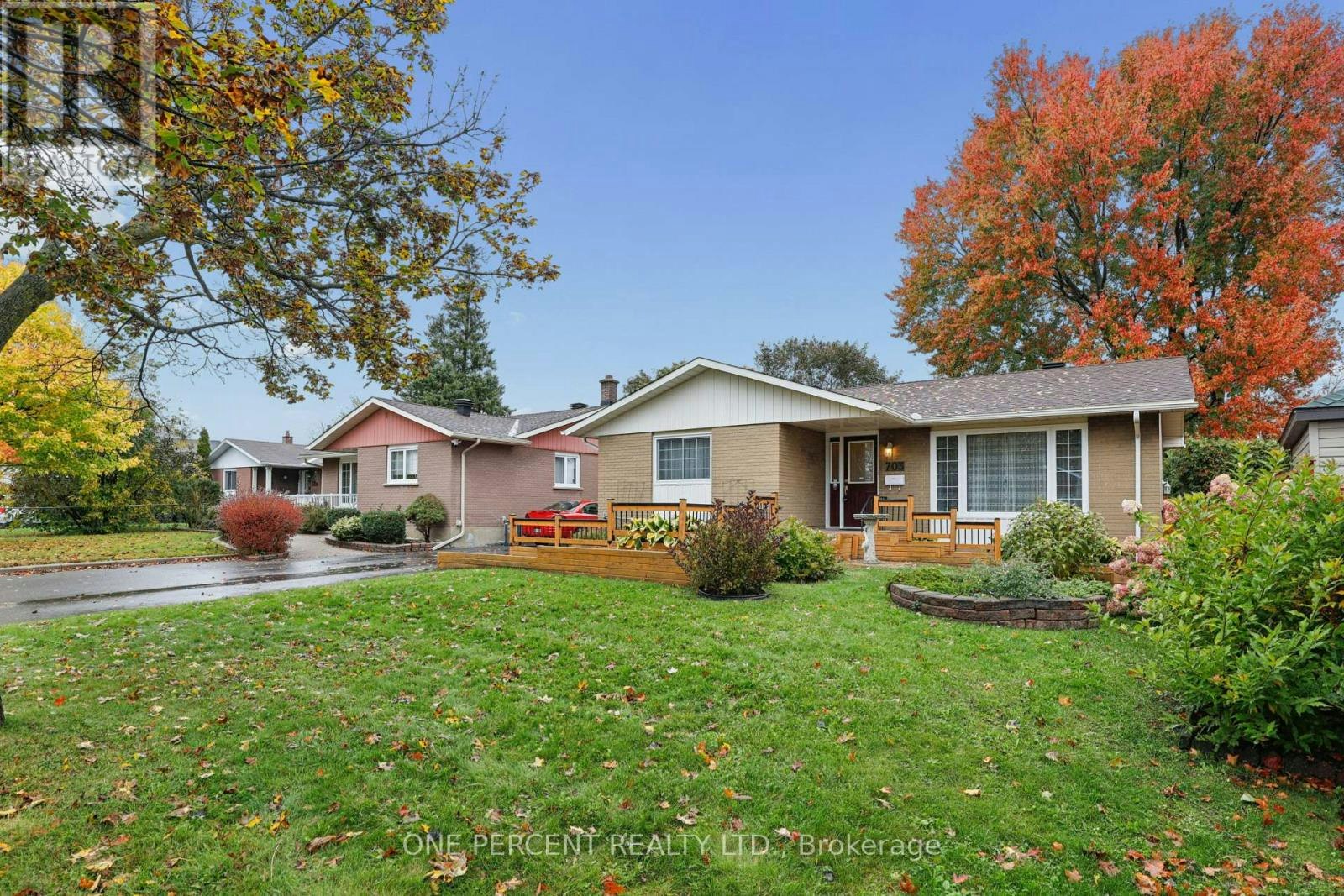 703 Trojan Avenue, Ottawa, ON, K1K 2P1