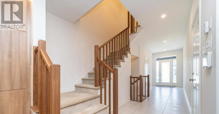 631 Knotridge Street, Ottawa, ON, K1W 0N7 - 2