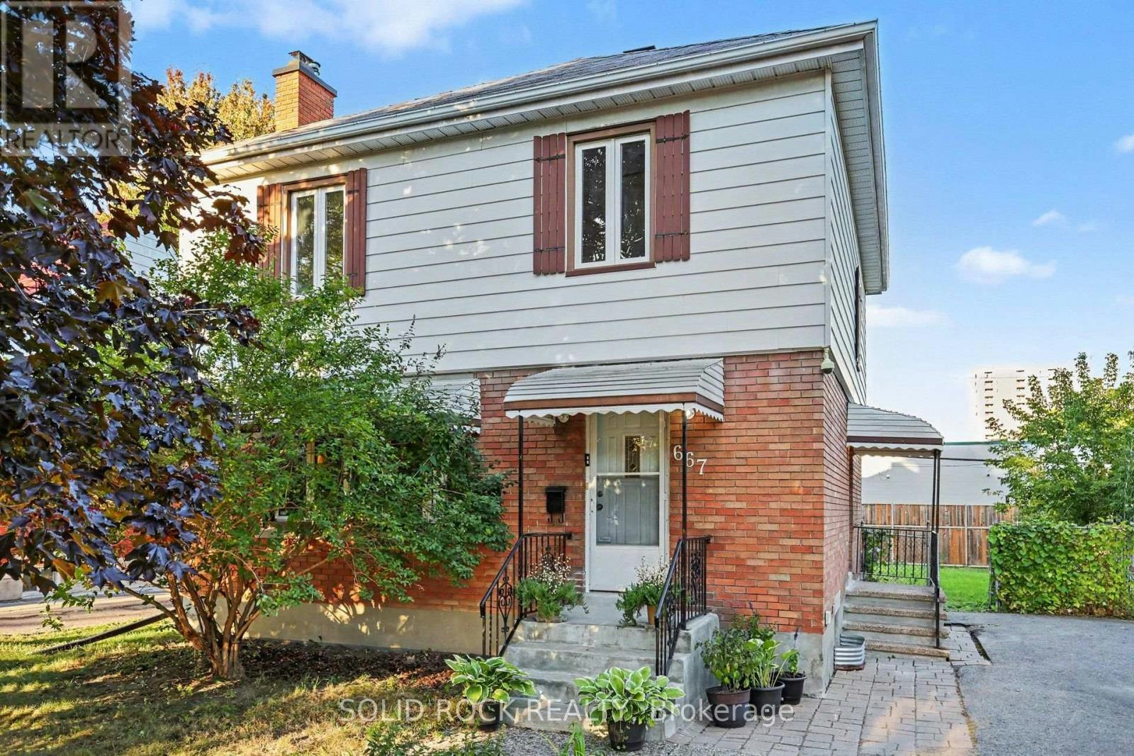 667 Alesther Street, Ottawa, ON, K1K 1H8