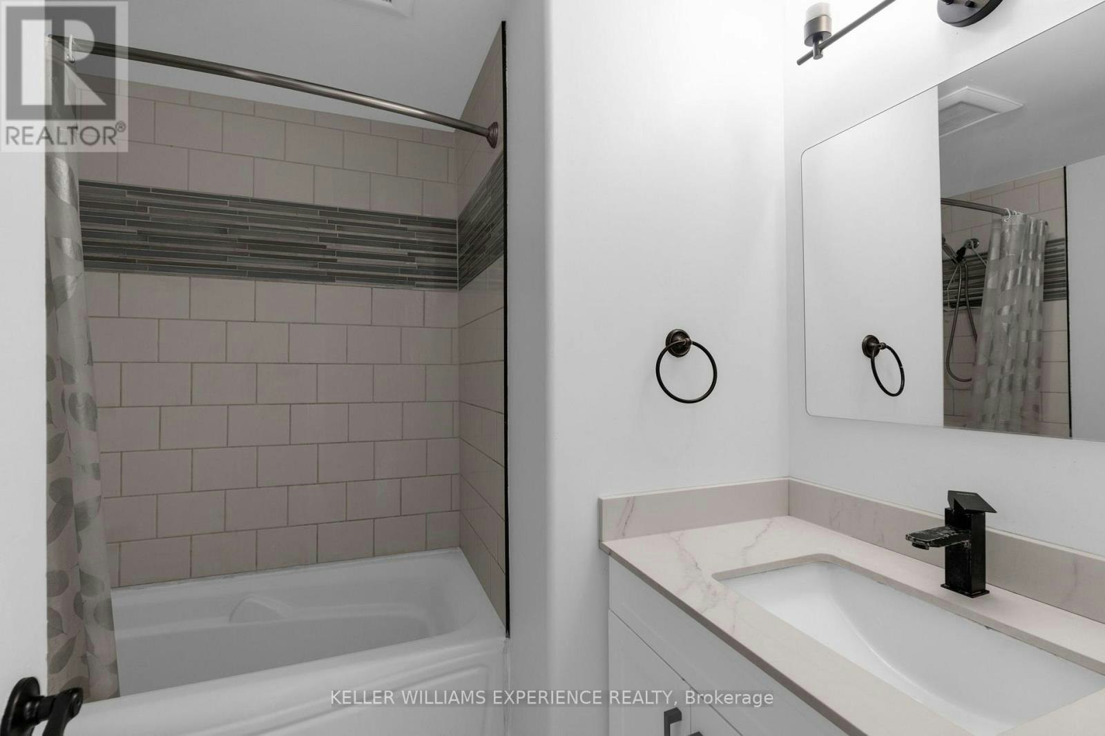 UPPER-49 Daphne Crescent, Barrie, ON, L4M 2Y7 - 12