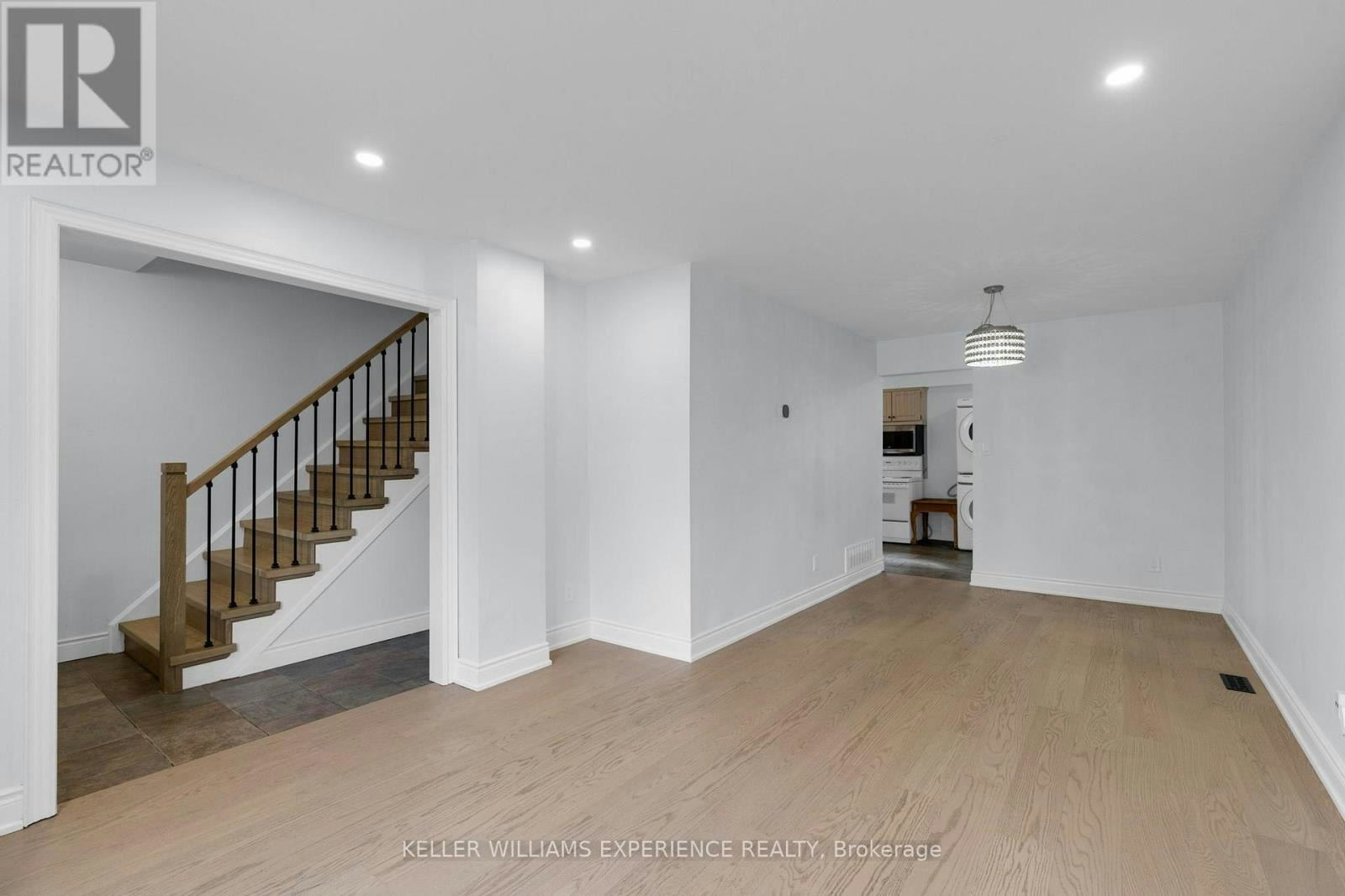 UPPER-49 Daphne Crescent, Barrie, ON, L4M 2Y7 - 3