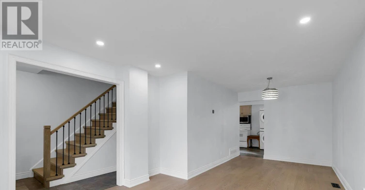UPPER-49 Daphne Crescent, Barrie, ON, L4M 2Y7 - 3