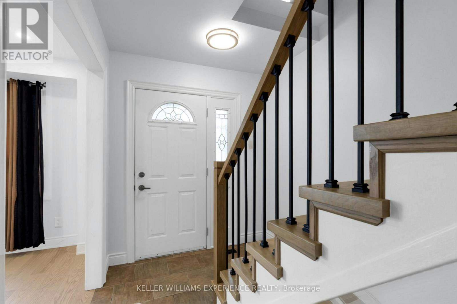 UPPER-49 Daphne Crescent, Barrie, ON, L4M 2Y7 - 2