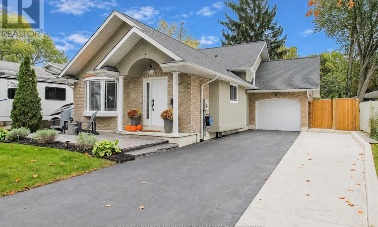 11 Fallingbrook Drive