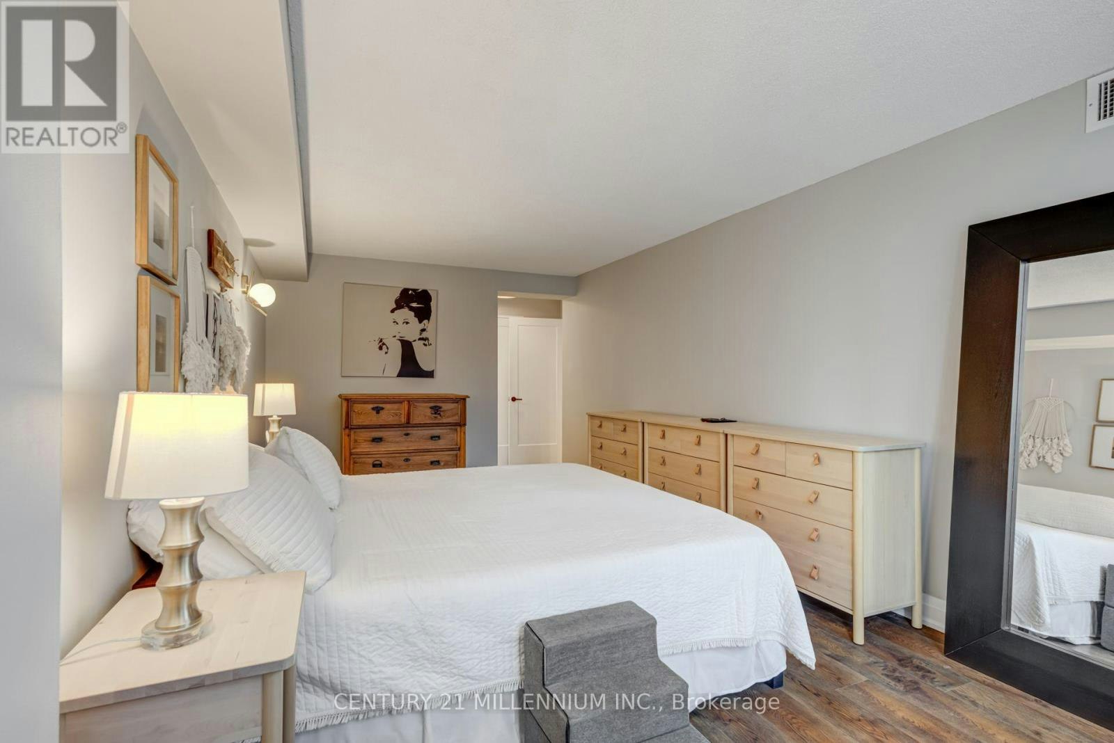 705-330 Rathburn Road W, Mississauga, ON, L5B 3Y1 - 24