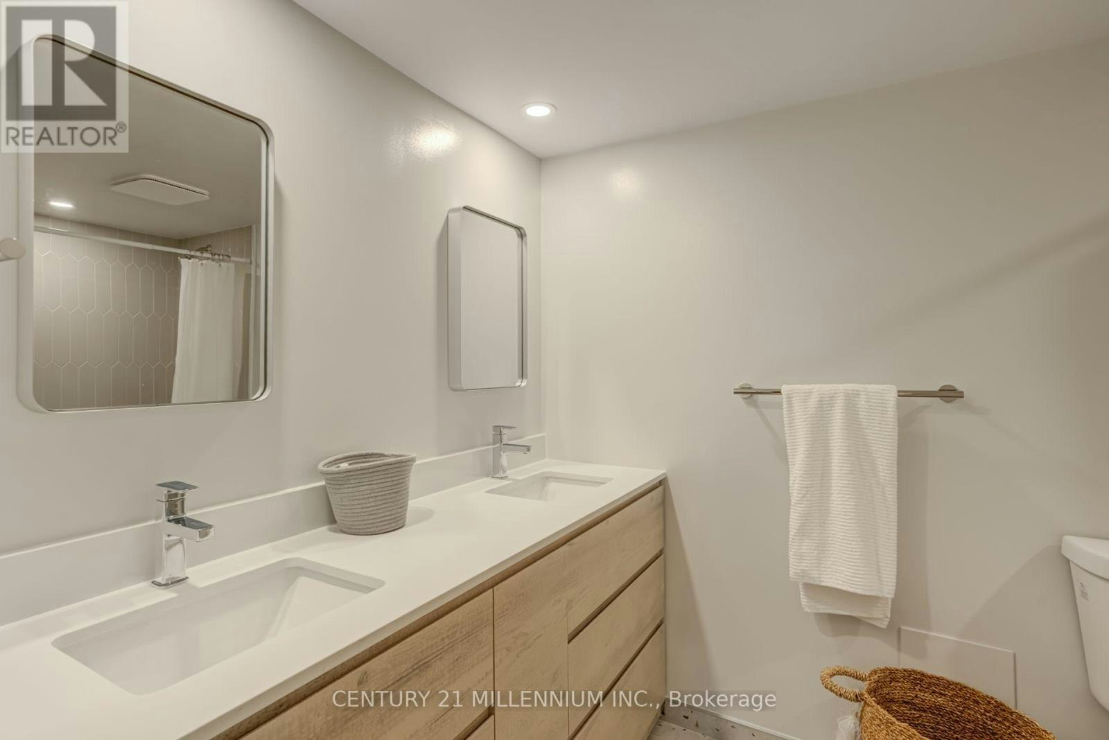 705-330 Rathburn Road W, Mississauga, ON, L5B 3Y1 - 25