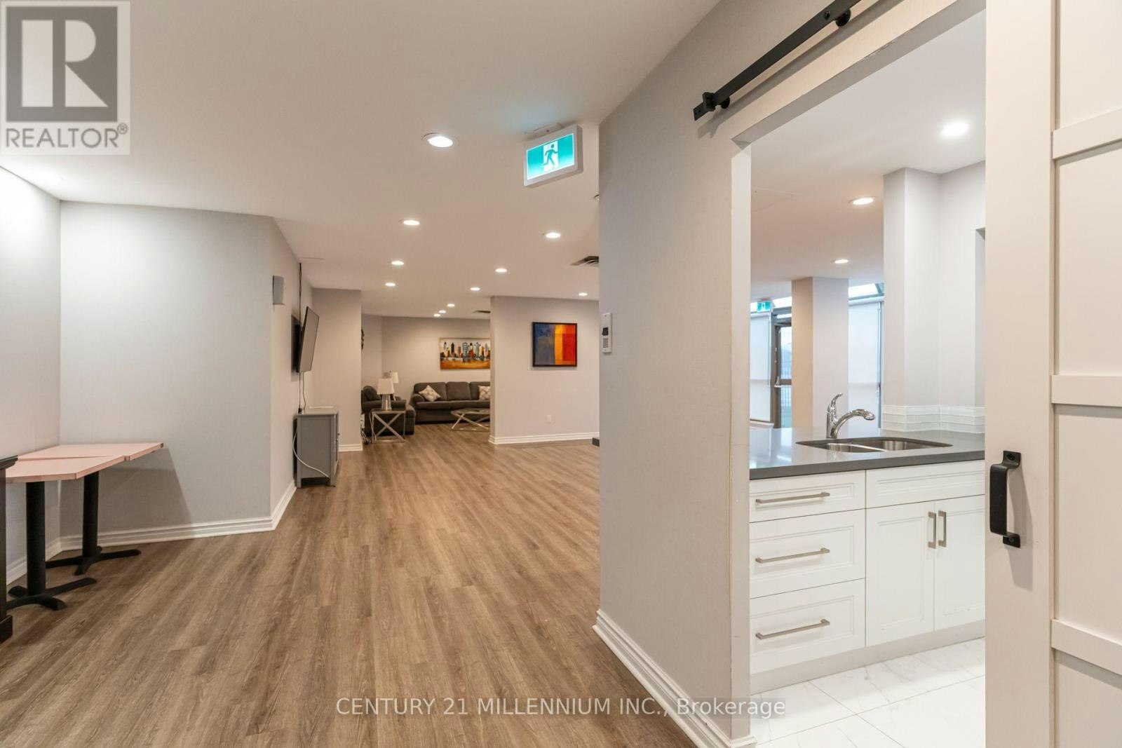 705-330 Rathburn Road W, Mississauga, ON, L5B 3Y1 - 42