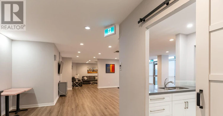 705-330 Rathburn Road W, Mississauga, ON, L5B 3Y1 - 42