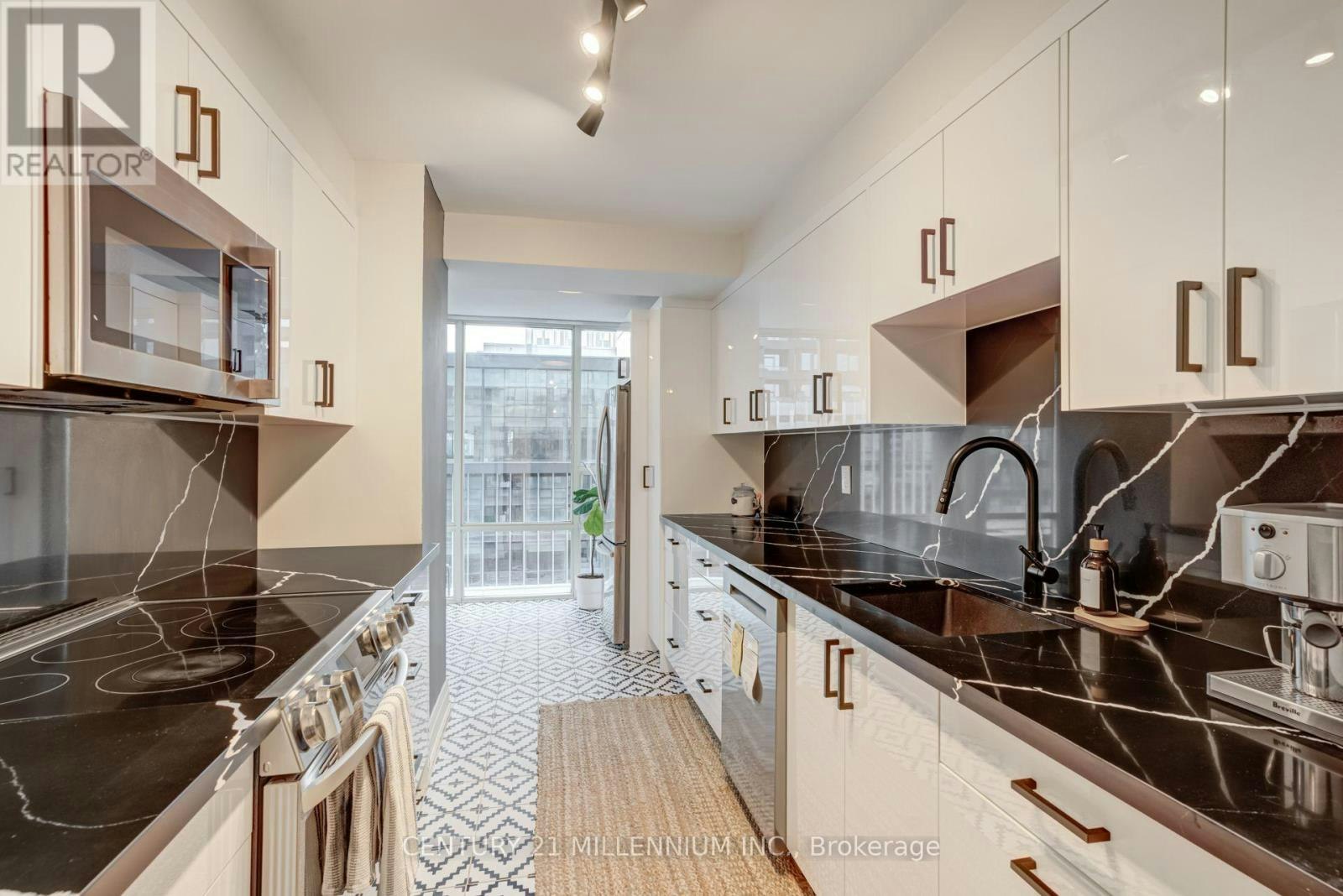 705-330 Rathburn Road W, Mississauga, ON, L5B 3Y1 - 6