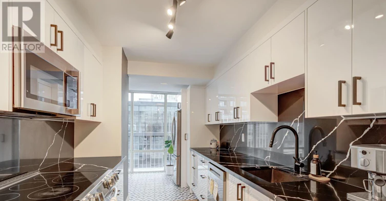 705-330 Rathburn Road W, Mississauga, ON, L5B 3Y1 - 6
