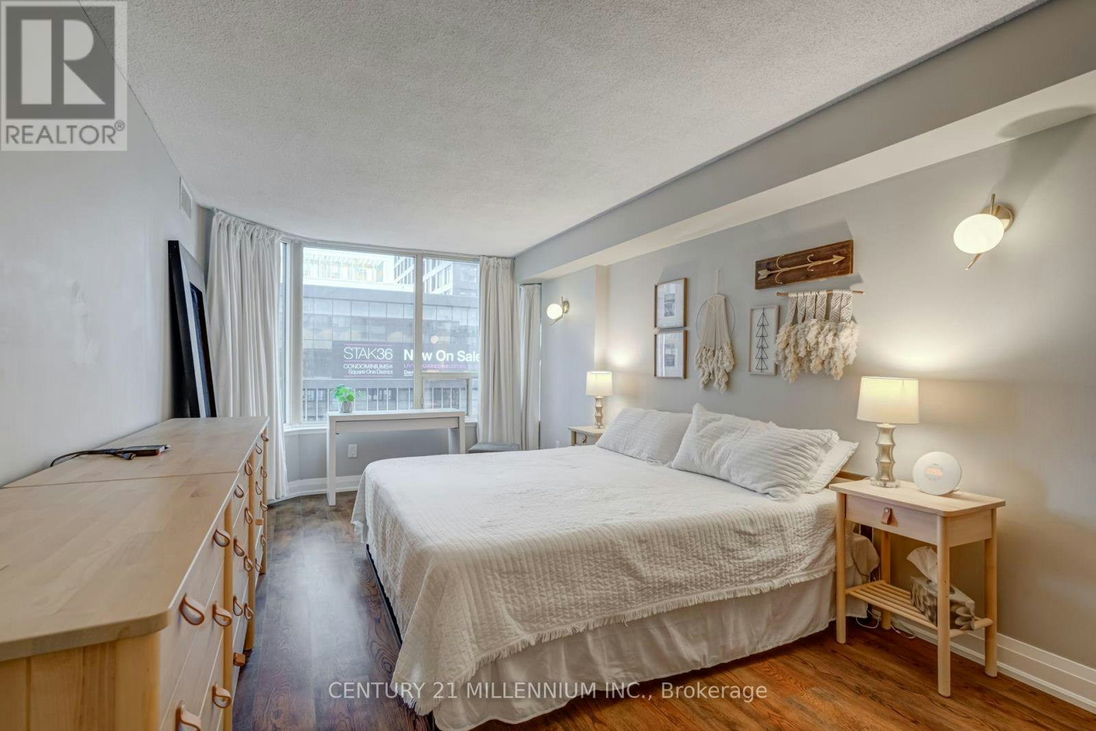 705-330 Rathburn Road W, Mississauga, ON, L5B 3Y1 - 23