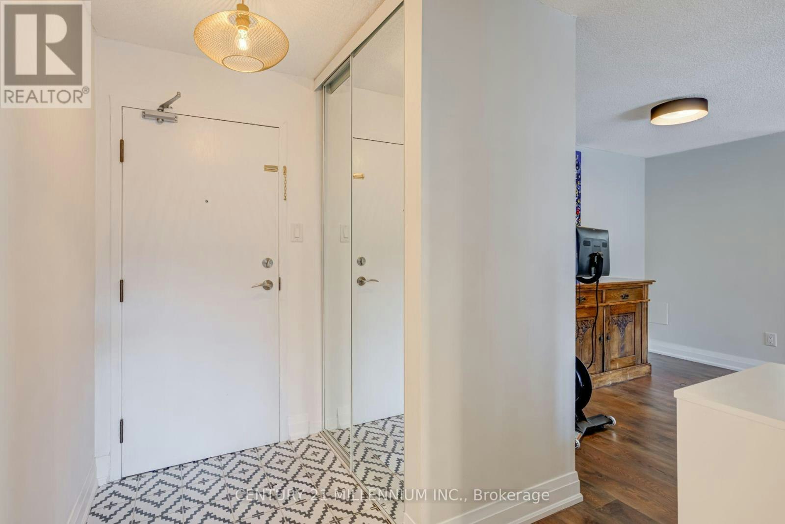 705-330 Rathburn Road W, Mississauga, ON, L5B 3Y1 - 4