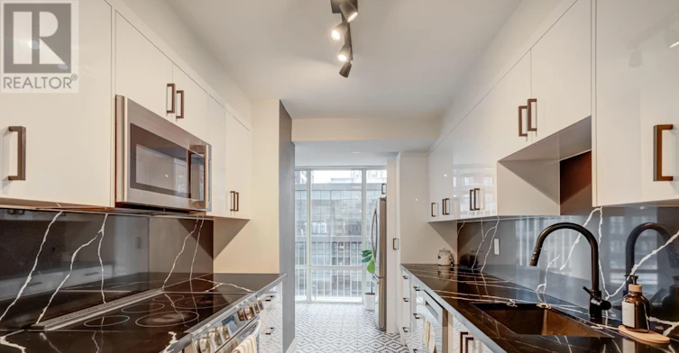 705-330 Rathburn Road W, Mississauga, ON, L5B 3Y1 - 5
