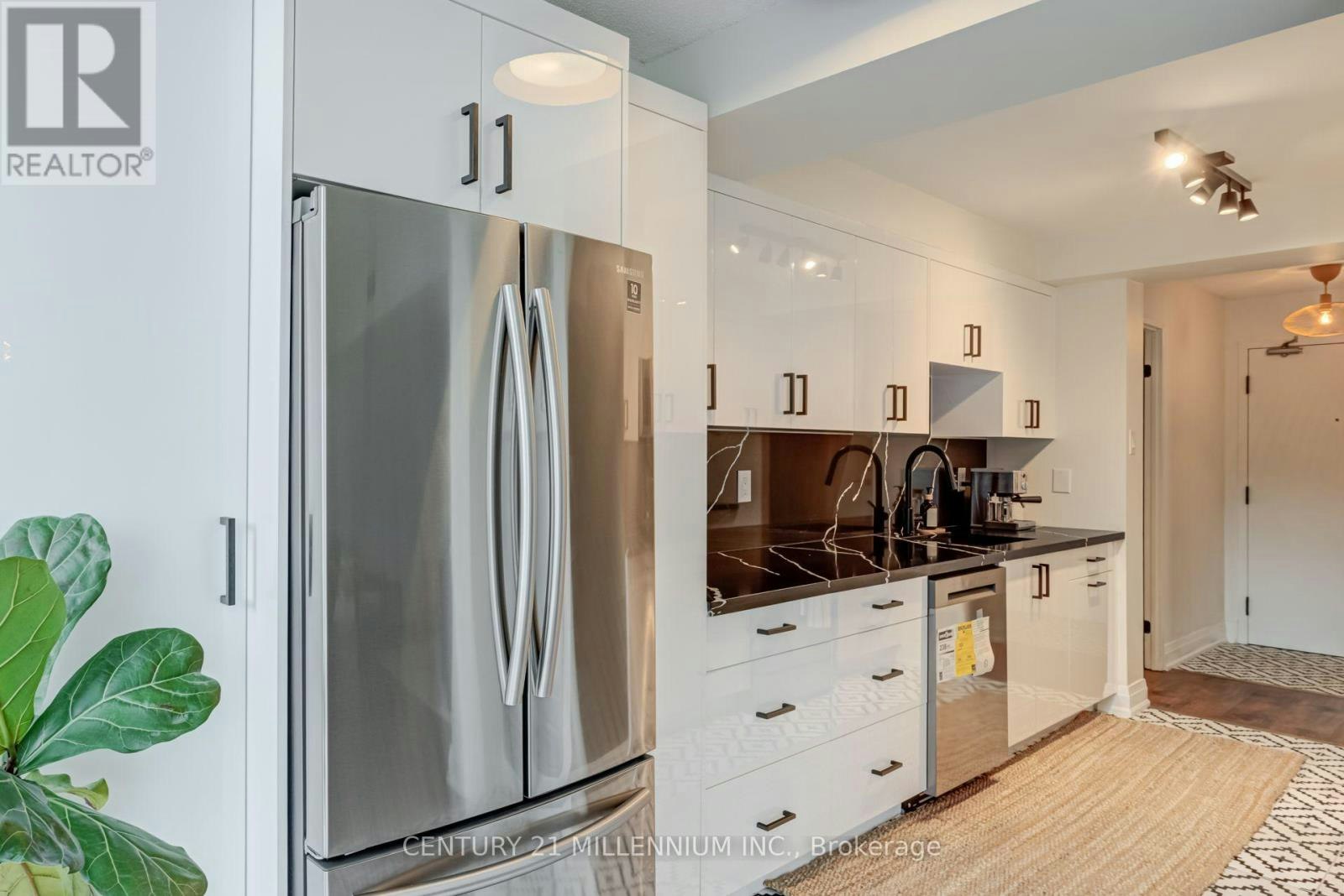 705-330 Rathburn Road W, Mississauga, ON, L5B 3Y1 - 9