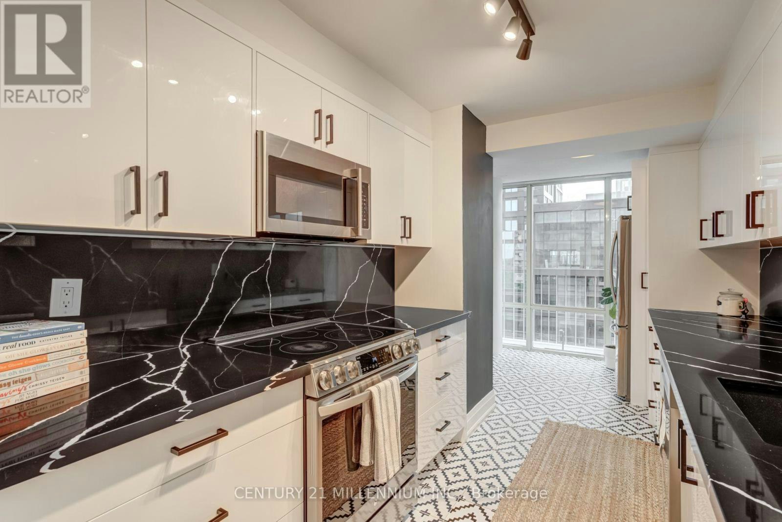 705-330 Rathburn Road W, Mississauga, ON, L5B 3Y1 - 7