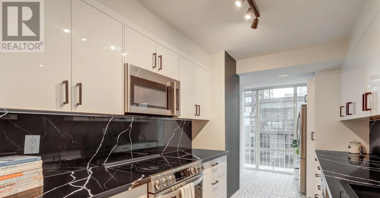 705-330 Rathburn Road W, Mississauga, ON, L5B 3Y1 - 7