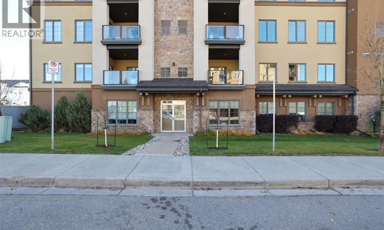 204-3702 Haughton Road E