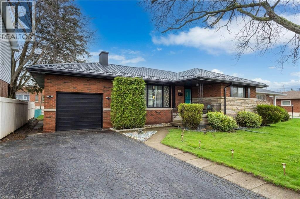 32 Belair Drive, Hamilton, ON, L9A 2Z4