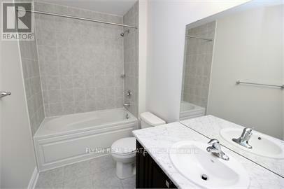 7648 Hackberry Trail, Niagara Falls, ON, L2H 3R5 - 10
