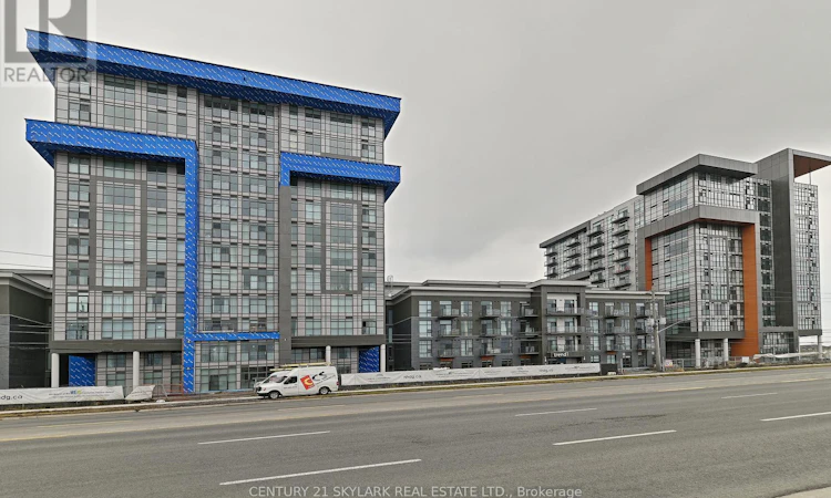 401-460 Dundas Street E