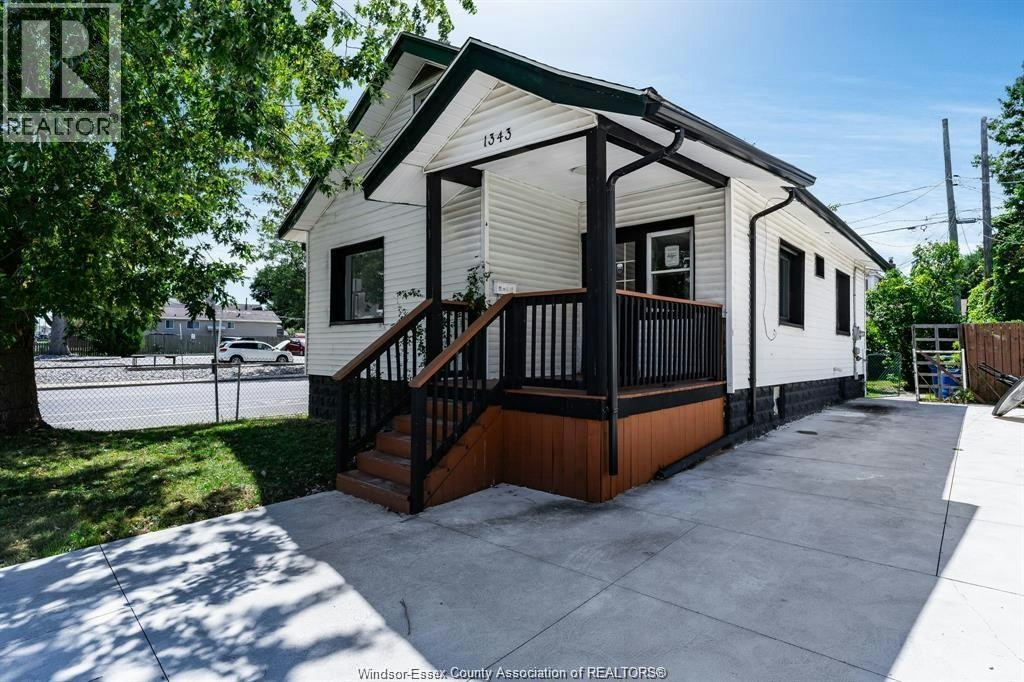 1343 Lillian, Windsor, ON, N8X 4A4