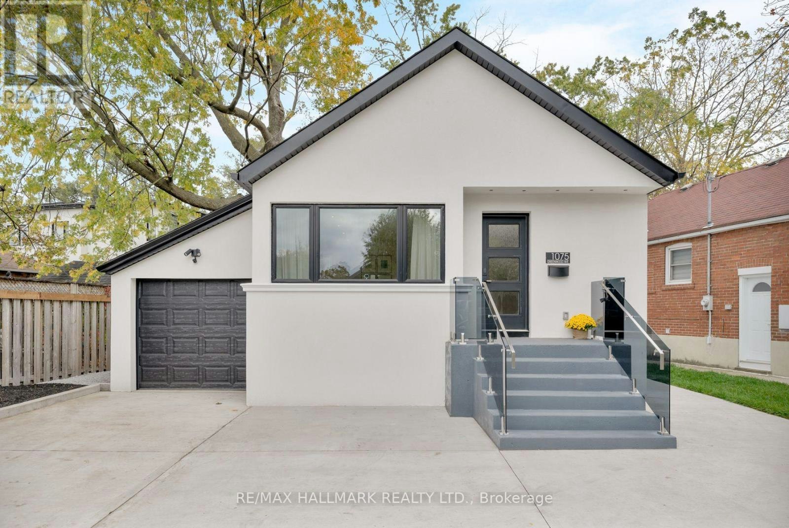 1075 Greenwood Avenue, Toronto, ON, M4J 4E2